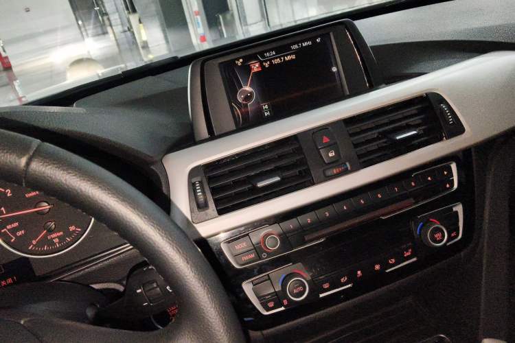 Used BMW 3 Series 2016 320Li Ambition Model Audio And AC Panel