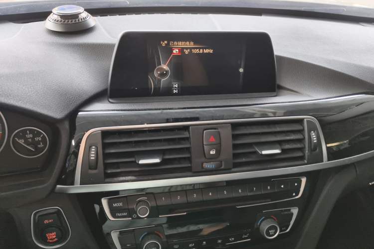 Used BMW 3 Series 2016 320Li Fashion Model Audio And AC Panel