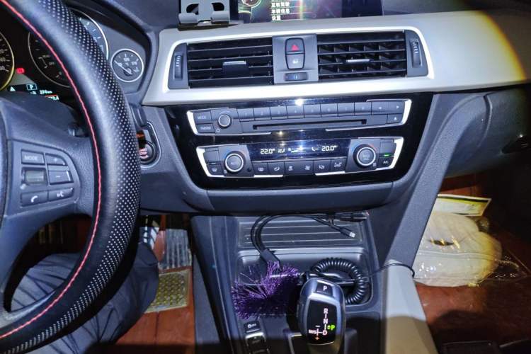 Used BMW 3 Series 2016 320Li Fashion Model Audio And AC Panel