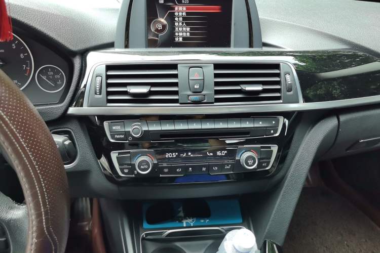 Used BMW 3 Series 2016 316Li Fashion Model Audio And AC Panel