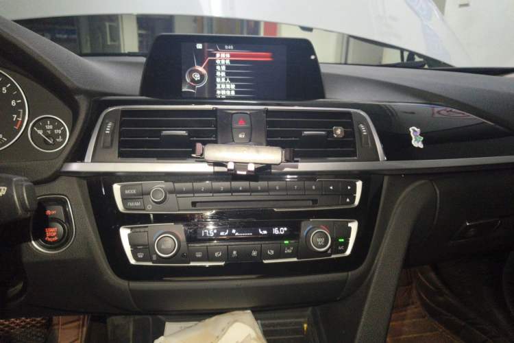 Used BMW 3 Series 2016 320Li Fashion Model Audio And AC Panel