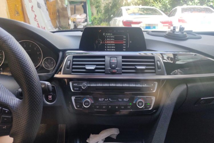 Used BMW 3 Series 2016 320Li Fashion Model Audio And AC Panel