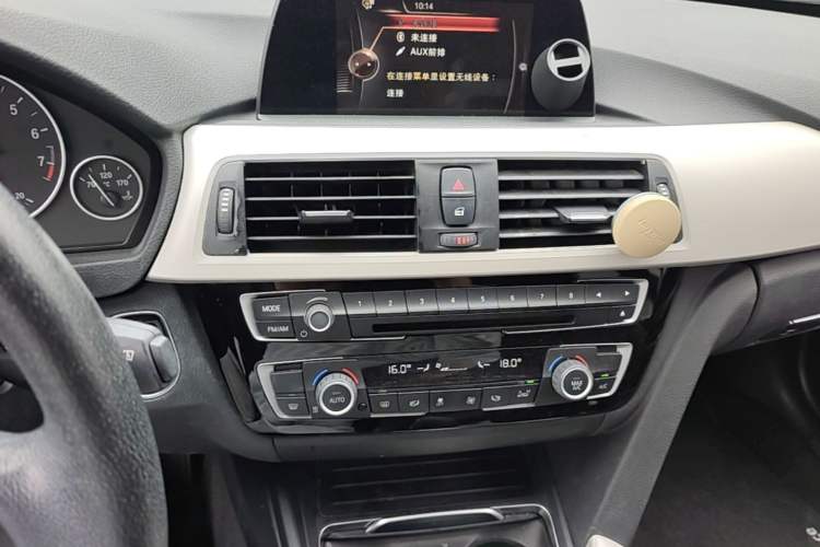 Used BMW 3 Series 2016 320i Fashion Model Audio And AC Panel