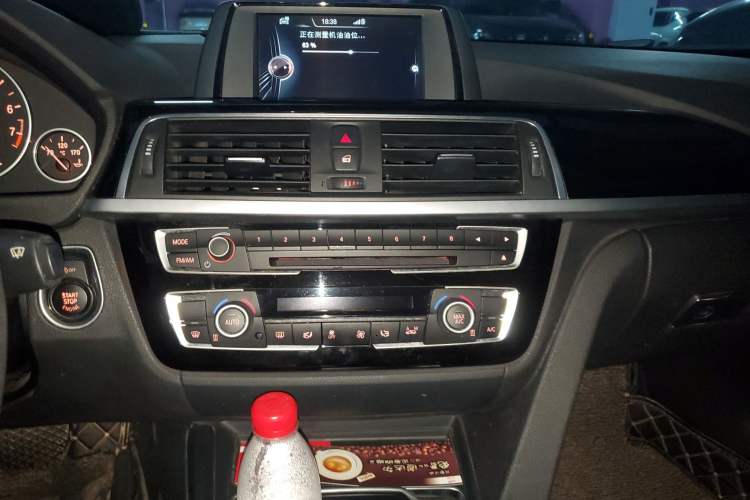 Used BMW 3 Series 2016 316Li Fashion Model Audio And AC Panel