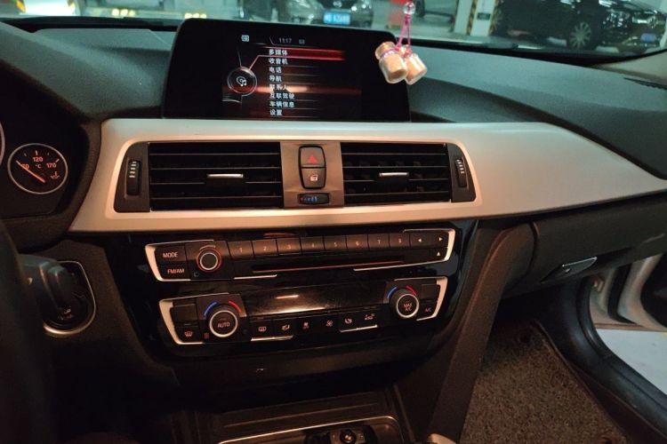 Used BMW 3 Series 2016 320i Fashion Model Audio And AC Panel