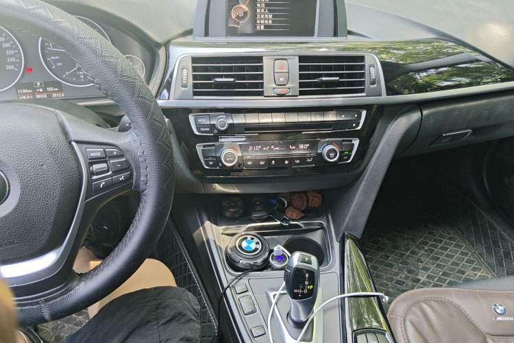 Used BMW 3 Series 2016 320Li Ambition Model Audio And AC Panel
