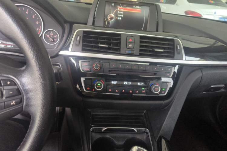 Used BMW 3 Series 2016 320Li Ambition Model Audio And AC Panel