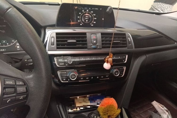 Used BMW 3 Series 2016 320i Fashion Model Audio And AC Panel