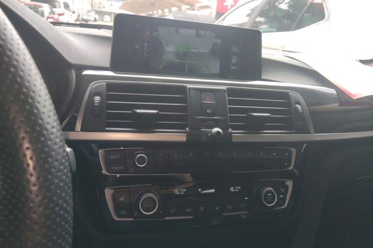 Used BMW 3 Series 2016 320Li Luxury Design Package Audio And AC Panel