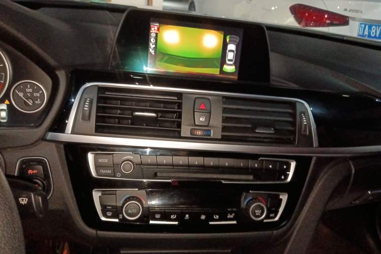 Used BMW 3 Series 2016 320Li Fashion Model Audio And AC Panel