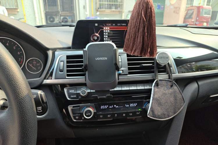 Used BMW 3 Series 2016 320i Fashion Model Audio And AC Panel