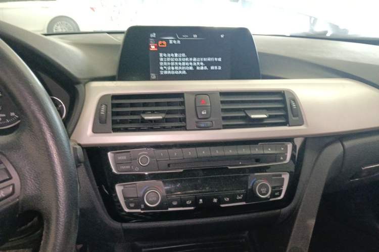 Used BMW 3 Series 2016 320Li Fashion Model Audio And AC Panel