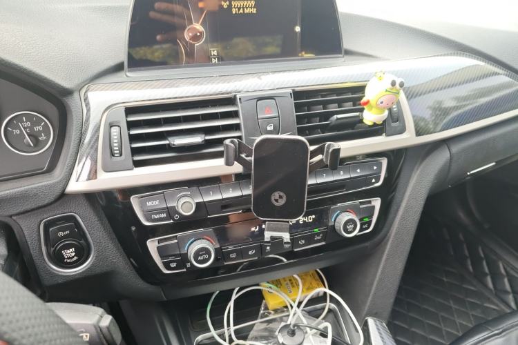 Used BMW 3 Series 2016 320i Fashion Model Audio And AC Panel