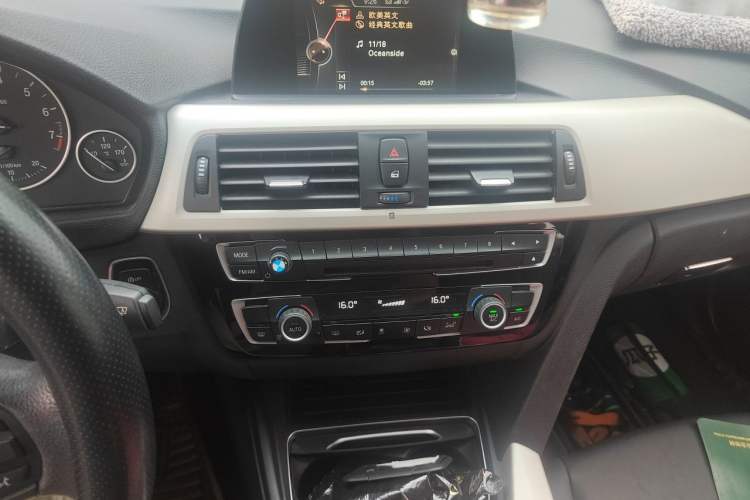 Used BMW 3 Series 2016 320Li Fashion Model Audio And AC Panel