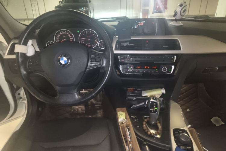 Used BMW 3 Series 2016 320Li Ambition Model Center Console