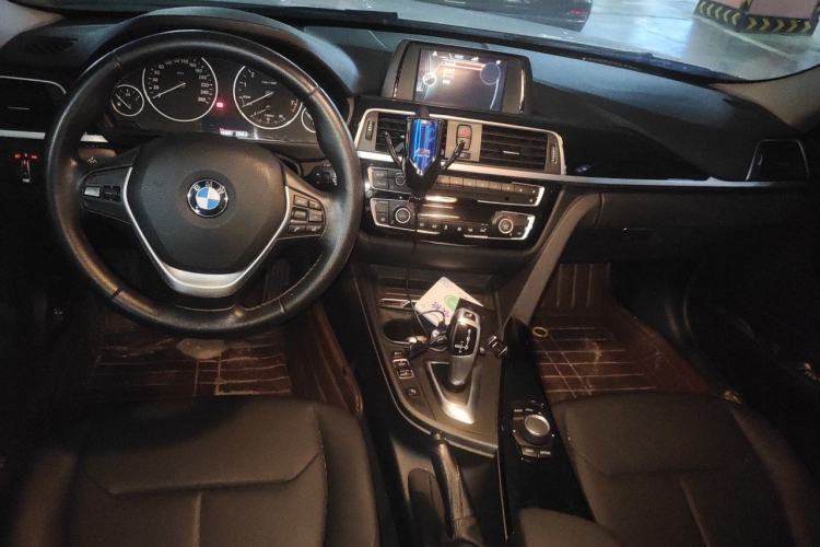 Used BMW 3 Series 2016 316i Fashion Model Center Console