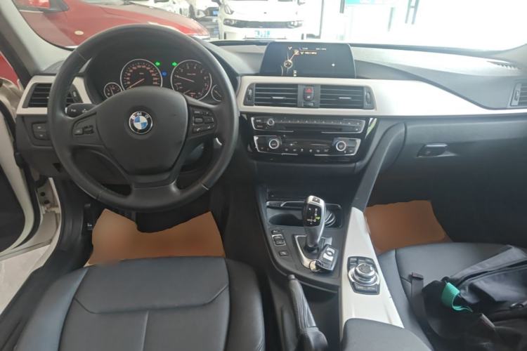 Used BMW 3 Series 2016 320Li Fashion Model Center Console