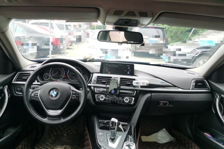 Used BMW 3 Series 2016 320Li Ambition Model Center Console