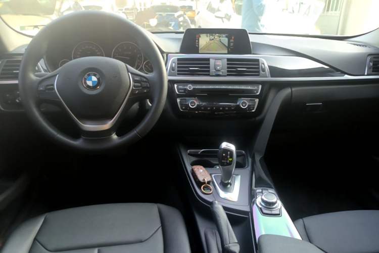 Used BMW 3 Series 2016 320Li Fashion Model Center Console