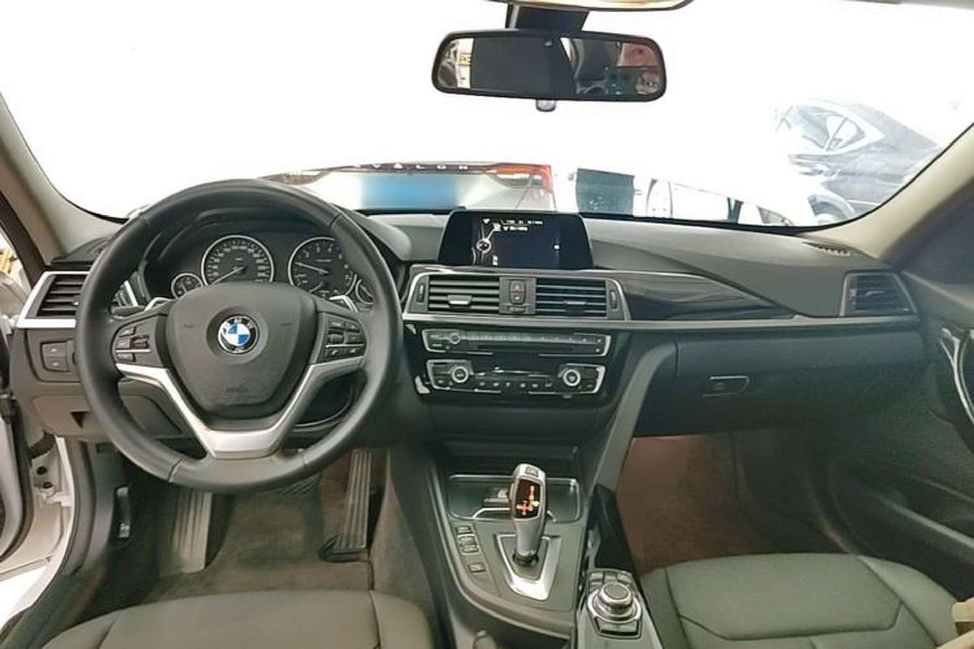 Used BMW 3 Series 2016 320Li Fashion Model Center Console