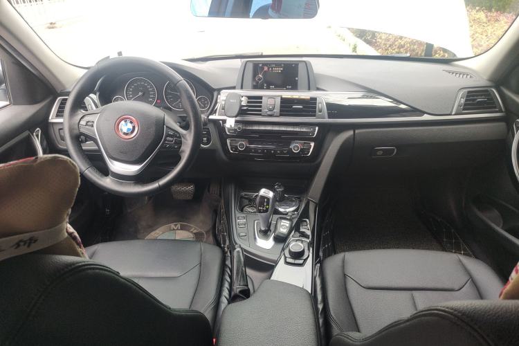 Used BMW 3 Series 2016 316Li Fashion Model Center Console