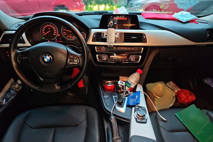 Used BMW 3 Series 2016 320i Fashion Model Center Console