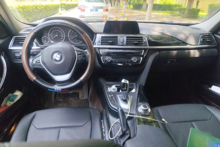 Used BMW 3 Series 2016 320Li Fashion Model Center Console