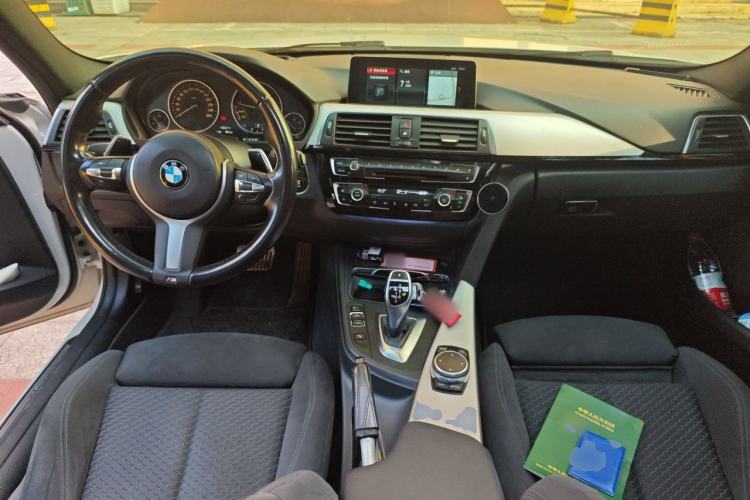 Used BMW 3 Series 2016 328i M Sport Center Console
