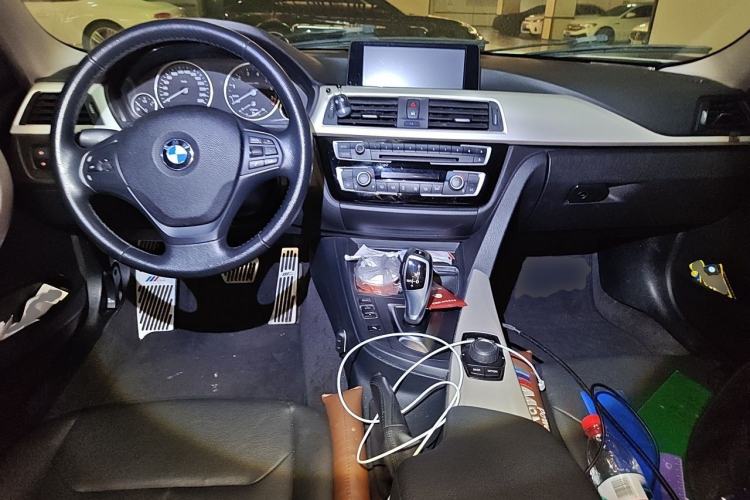 Used BMW 3 Series 2016 320Li Ambition Model Center Console
