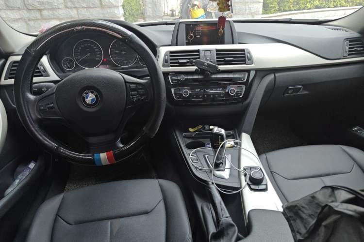 Used BMW 3 Series 2016 320Li Ambition Model Center Console