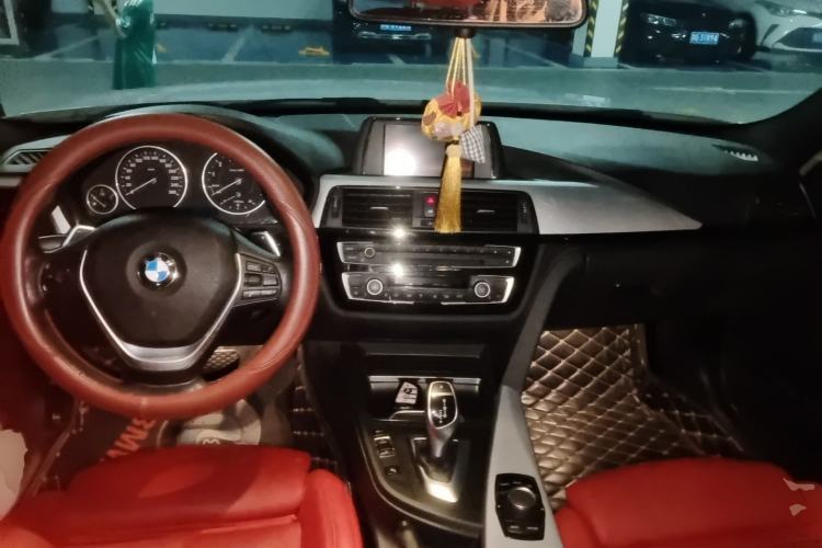 Used BMW 3 Series 2016 320i M Sport Center Console