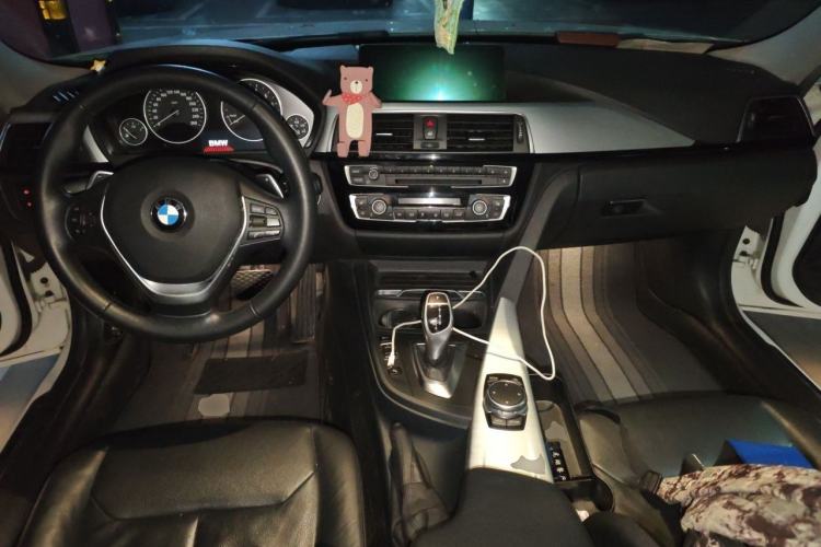 Used BMW 3 Series 2016 328Li Fashion Model Center Console