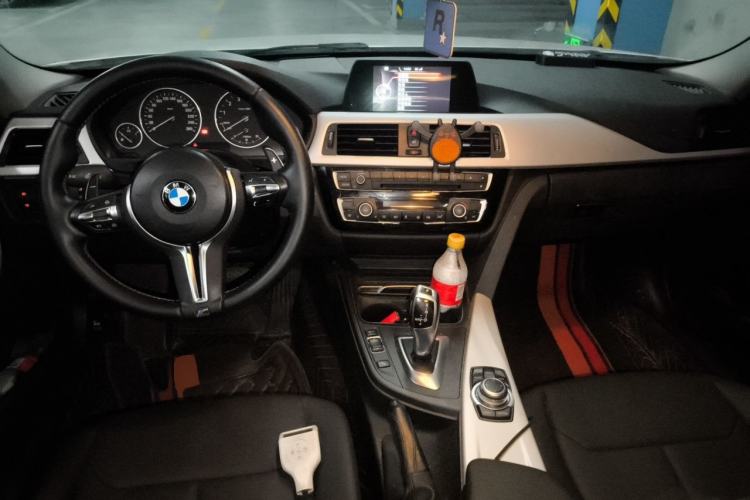 Used BMW 3 Series 2016 320i Fashion Model Center Console