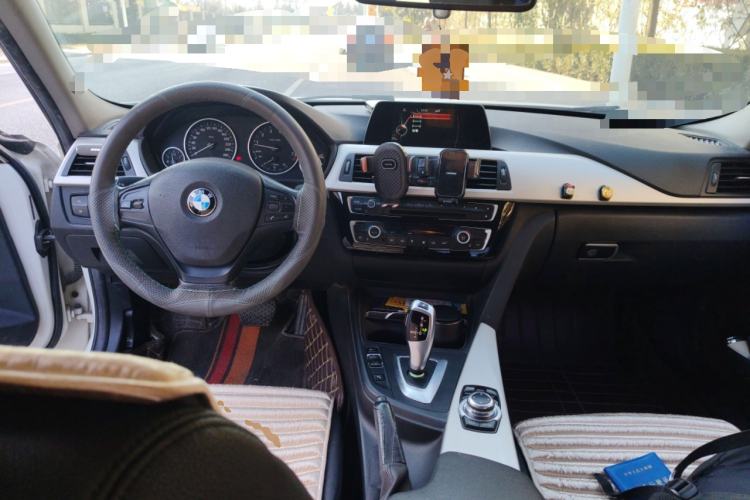 Used BMW 3 Series 2016 320i Fashion Model Center Console