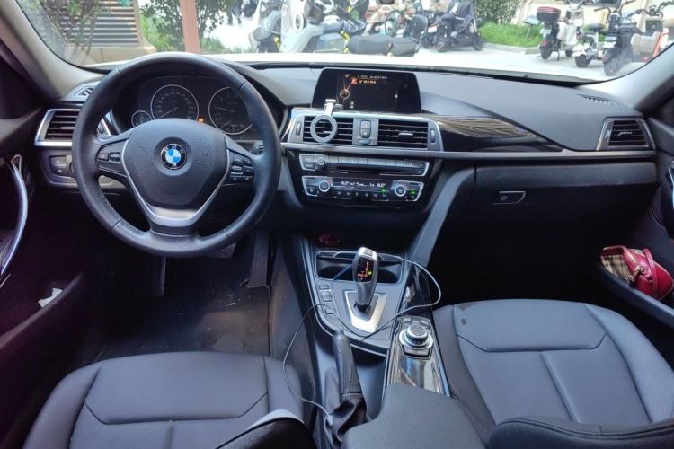 Used BMW 3 Series 2016 320Li Fashion Model Center Console