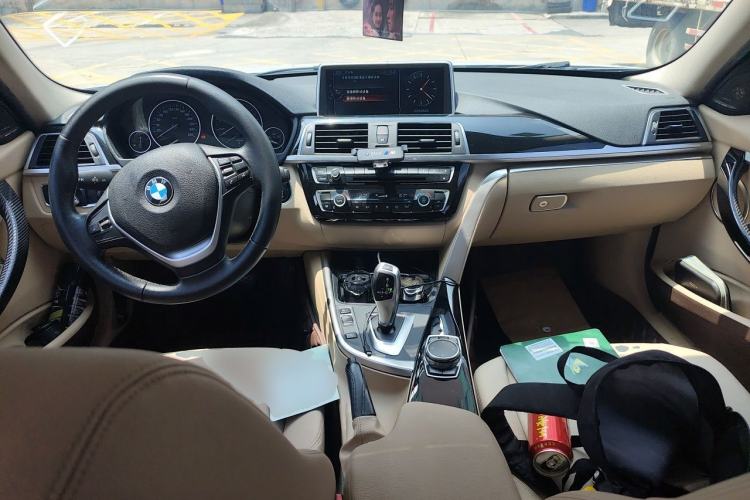 Used BMW 3 Series 2016 320Li Ambition Model Center Console