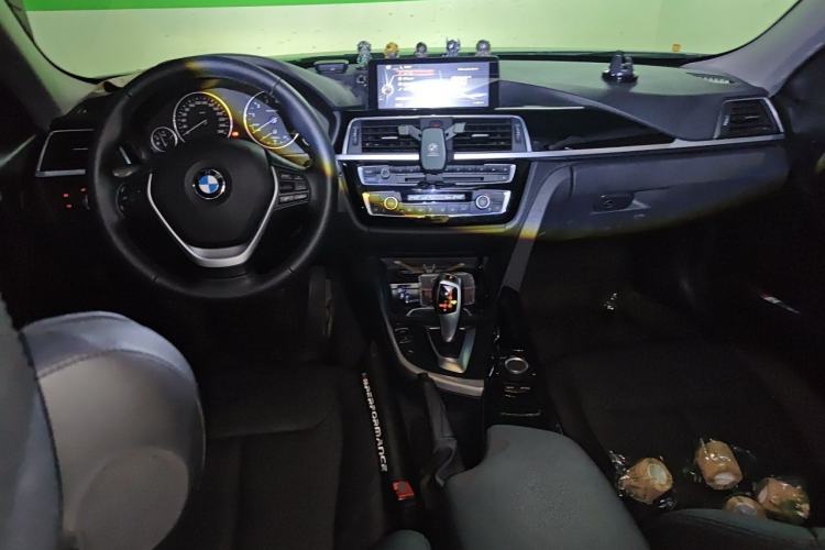 Used BMW 3 Series 2016 320Li Ambition Model Center Console