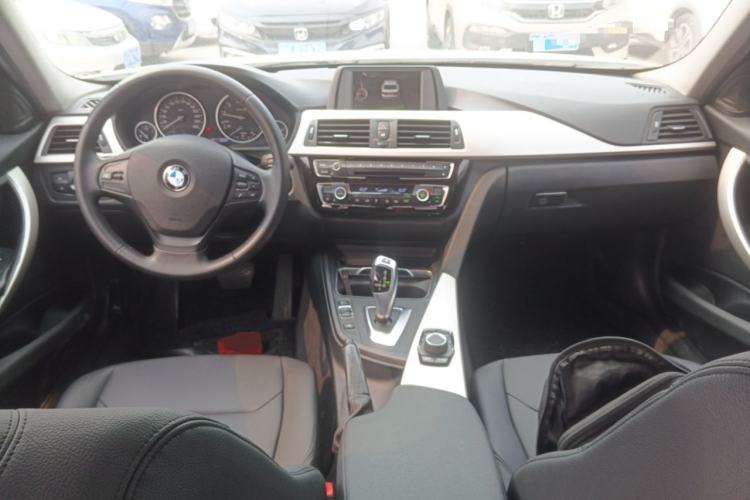 Used BMW 3 Series 2016 320Li Fashion Model Center Console