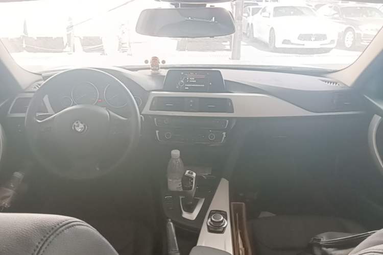 Used BMW 3 Series 2016 320Li Fashion Model Center Console