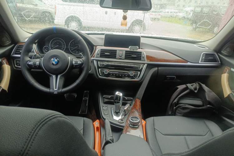 Used BMW 3 Series 2016 320Li Fashion Model Center Console