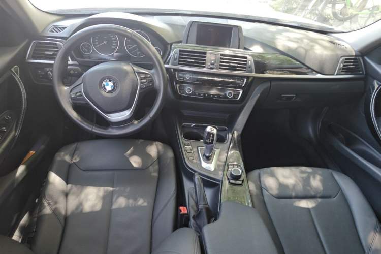 Used BMW 3 Series 2016 316Li Fashion Model Center Console