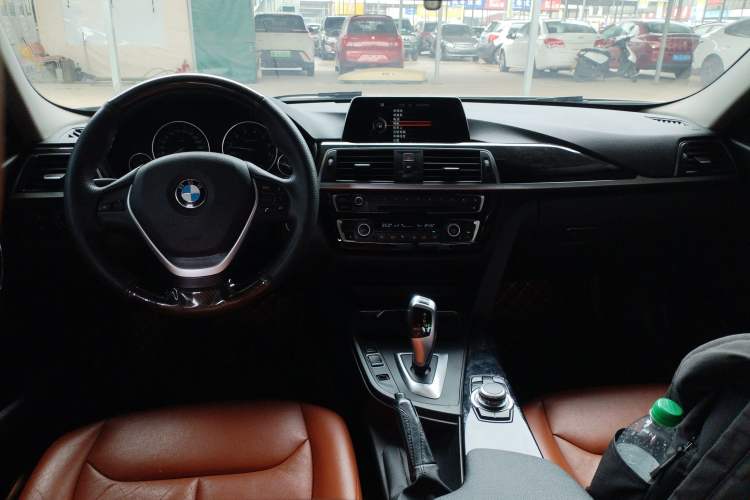 Used BMW 3 Series 2016 320Li Fashion Model Center Console