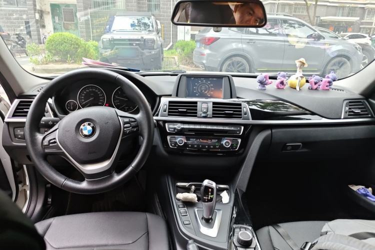 Used BMW 3 Series 2016 316i Fashion Model Center Console
