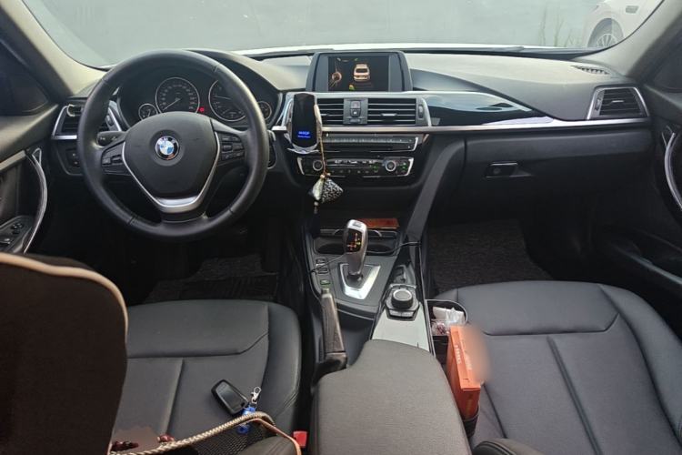 Used BMW 3 Series 2016 316Li Fashion Model Center Console