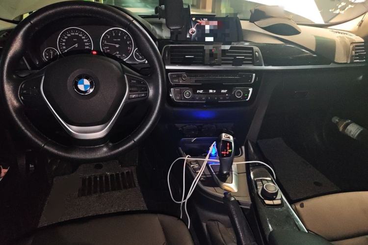 Used BMW 3 Series 2016 320Li Ambition Model Center Console
