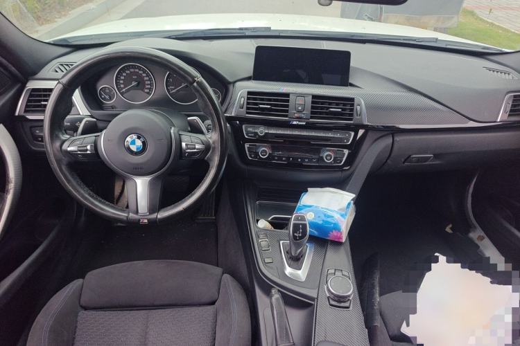 Used BMW 3 Series 2016 320i M Sport Center Console