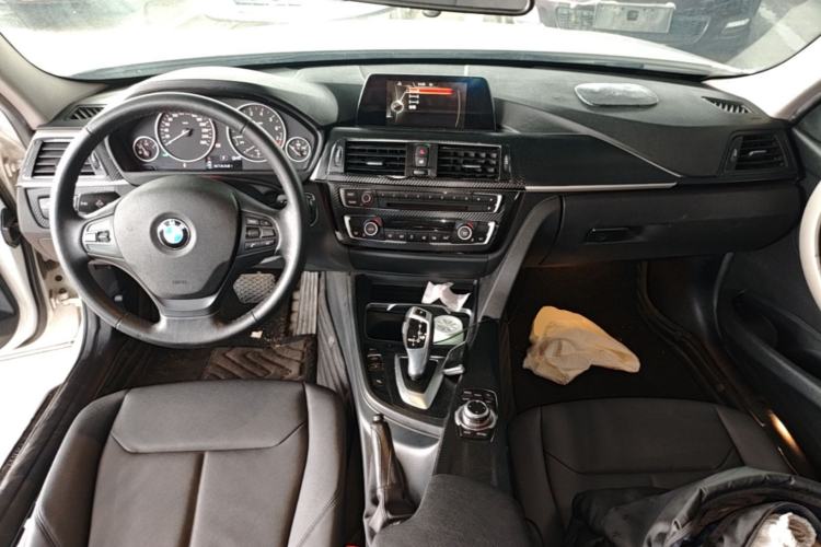 Used BMW 3 Series 2016 320Li Fashion Model Center Console