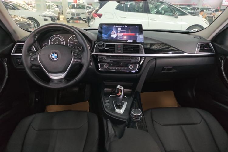 Used BMW 3 Series 2016 320Li Ambition Model Center Console
