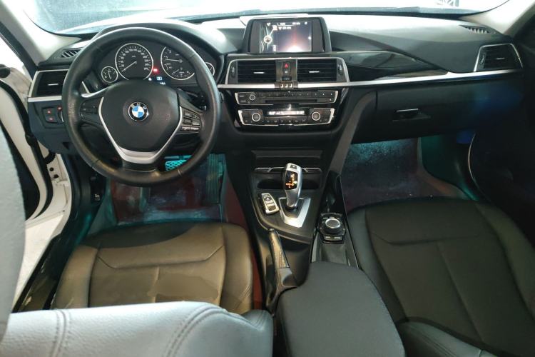 Used BMW 3 Series 2016 320Li Ambition Model Center Console