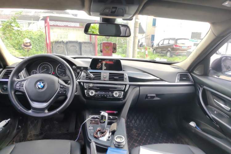 Used BMW 3 Series 2016 320Li Fashion Model Center Console